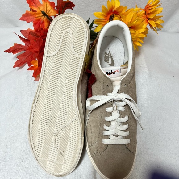 EUC men’s Nike promo tennis shoe in beige suede 11.5 - Picture 7 of 10